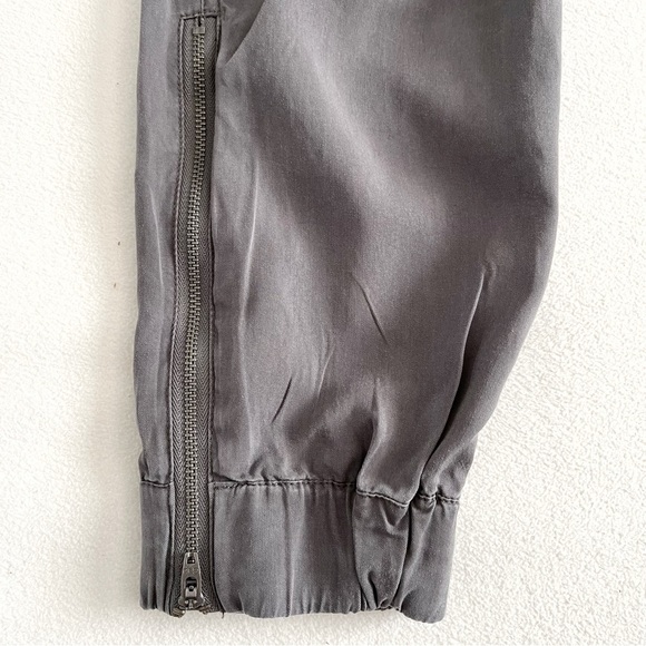 GAP Jogger Pants - Picture 5 of 6